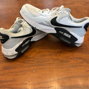 MEN'S NIKE AIR MAX EXCEE SNEAKERS